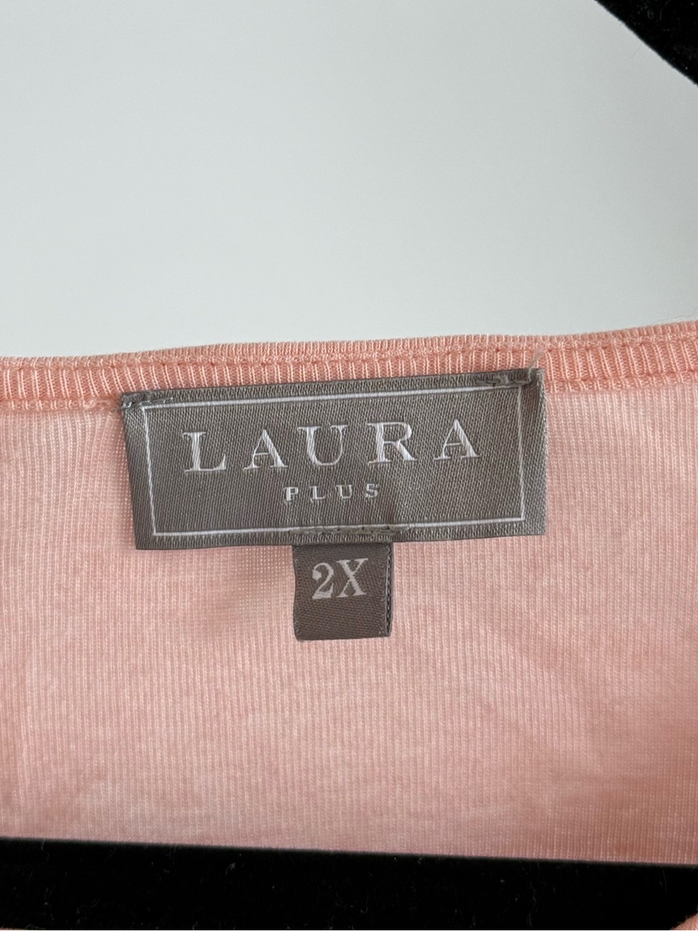 Laura Plus Pink Ruffle Sleeve V-Neck Top Size 2X - Picture 5 of 6